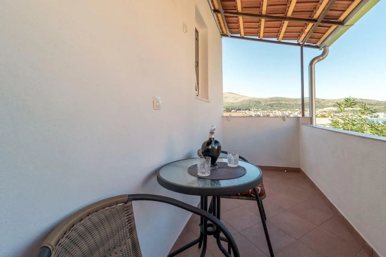 Studio Apartment Coce Trogir