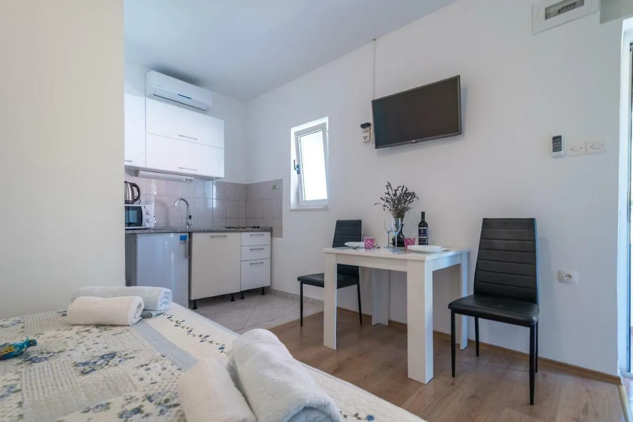 Studio Apartment Coce