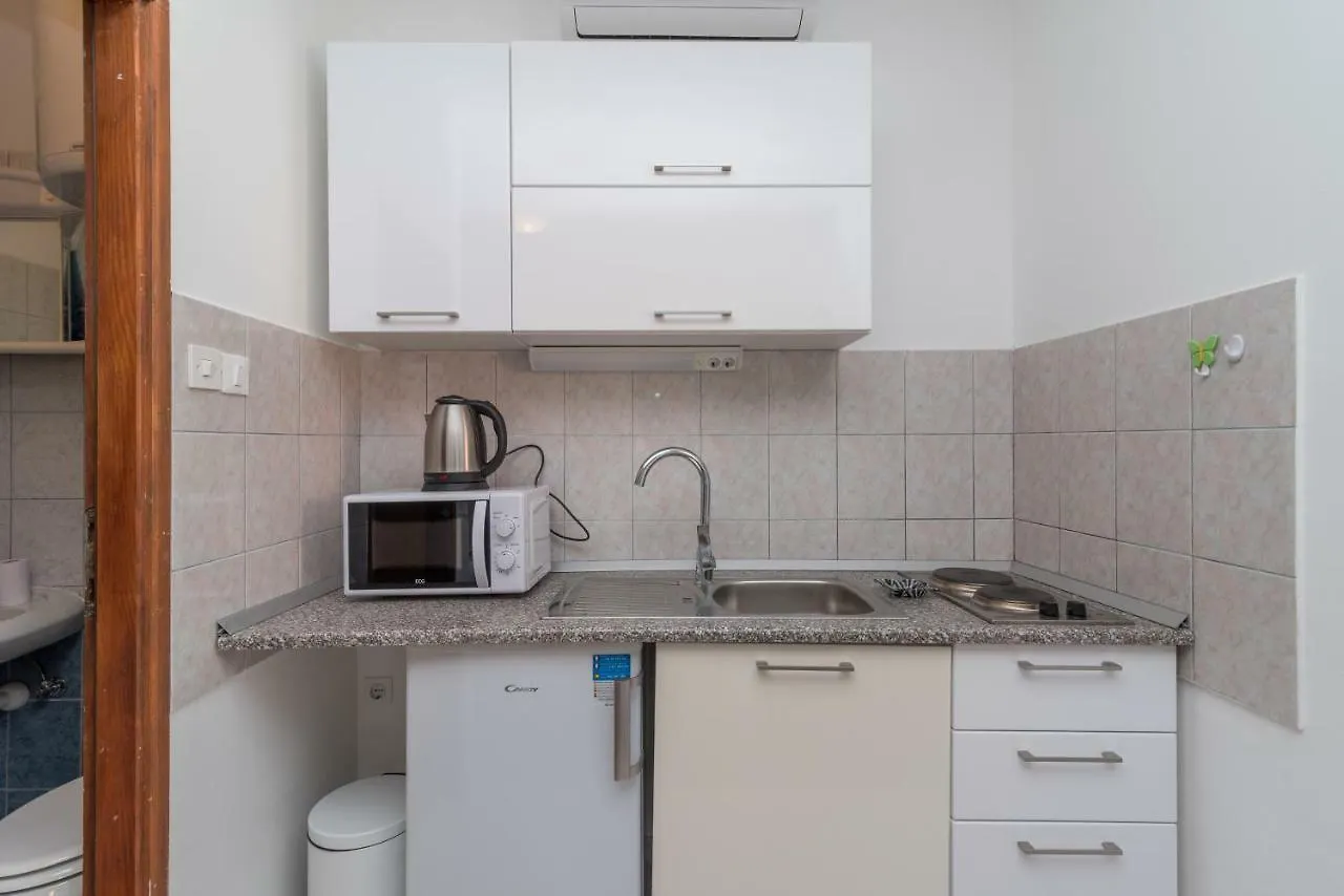Studio Apartment Coce 0*, Trogir Croatia
