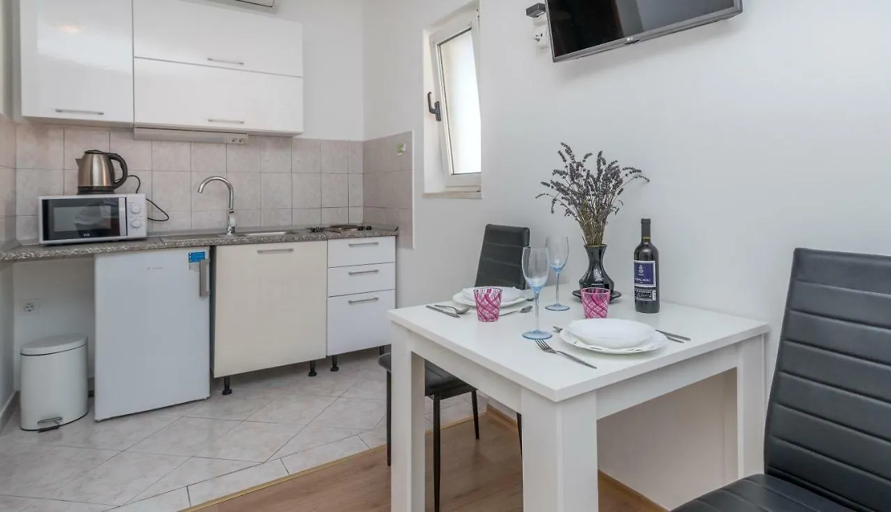 Studio Apartment Coce Croatia