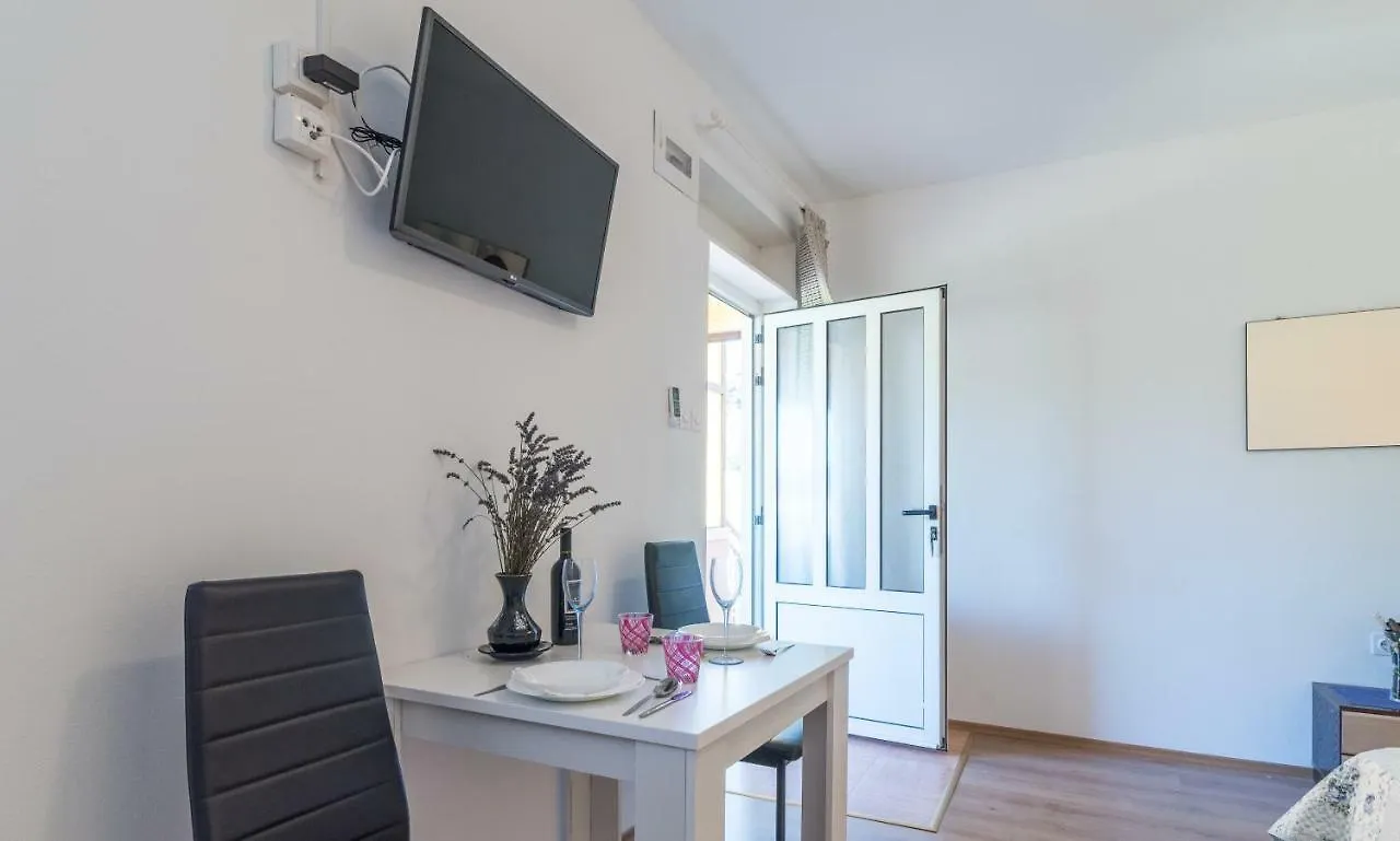 Studio Apartment Coce
